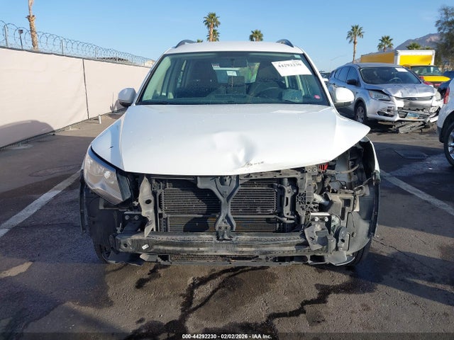 WVGAV7AX2FW558931 Volkswagen TIGUAN S