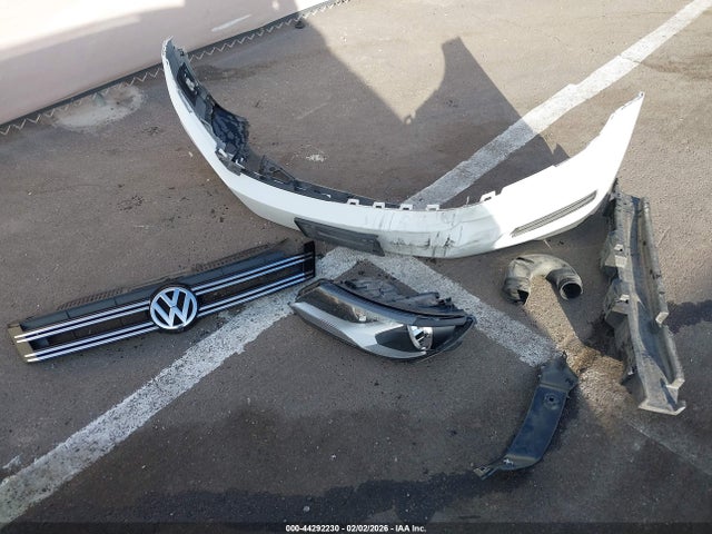 WVGAV7AX2FW558931 Volkswagen TIGUAN S