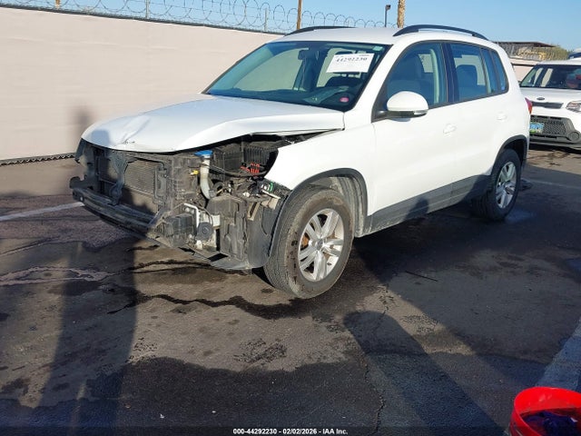 WVGAV7AX2FW558931 Volkswagen TIGUAN S