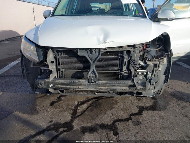 WVGAV7AX2FW558931 Volkswagen TIGUAN S