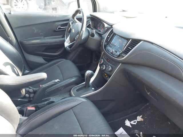 KL7CJPSB3KB736047 Chevrolet Trax Lt