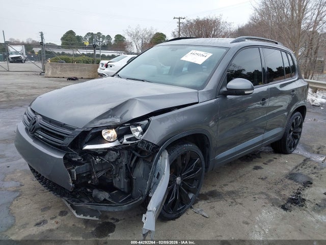 2016 VOLKSWAGEN TIGUAN WVGBV7AX2GW561849 Photo 1
