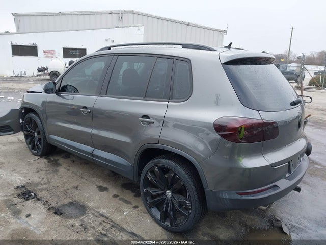 2016 VOLKSWAGEN TIGUAN WVGBV7AX2GW561849 Photo 2