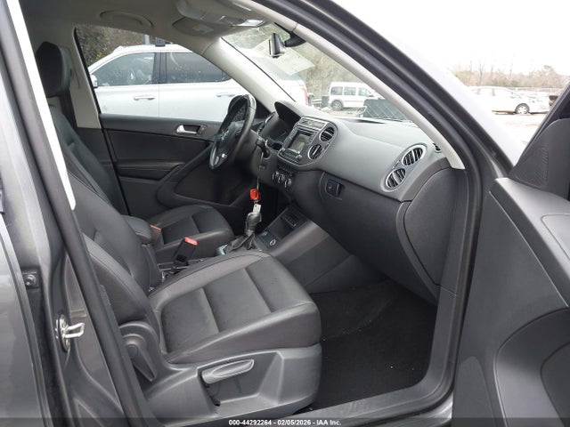 2016 VOLKSWAGEN TIGUAN WVGBV7AX2GW561849 Photo 4