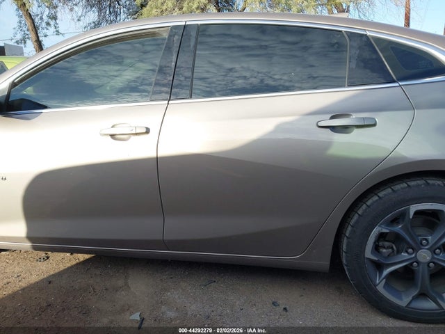 1G1ZD5ST7NF128491 Chevrolet Malibu Fwd Lt