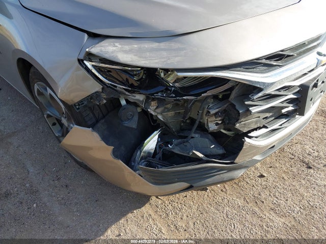 1G1ZD5ST7NF128491 Chevrolet Malibu Fwd Lt