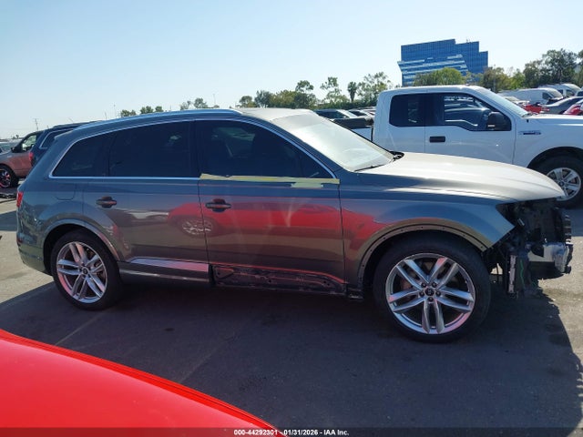 Audi Q7 3.0t Premium 2017 WA1VAAF77HD033573 Image 13
