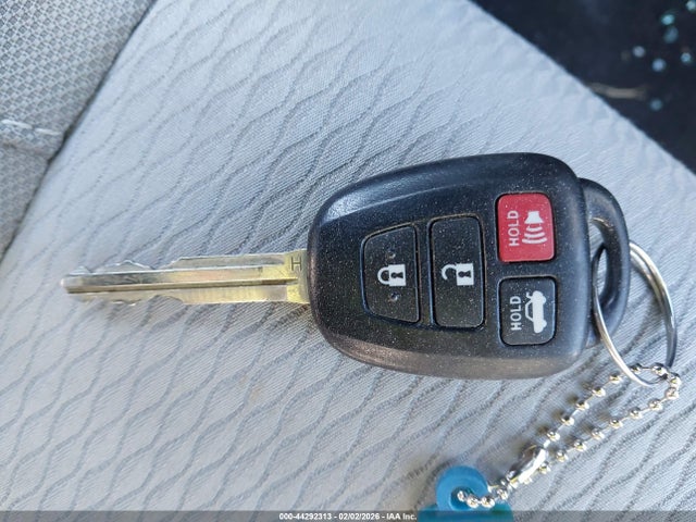 2T1BURHE9GC648194 Toyota COROLLA LE