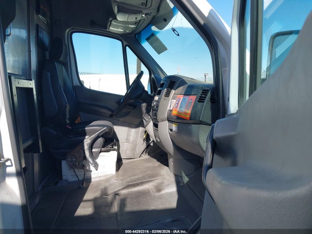 Mercedes-Benz Sprinter 2500 High Roof 2014 WD3PE8DE3E5824941 Image 5