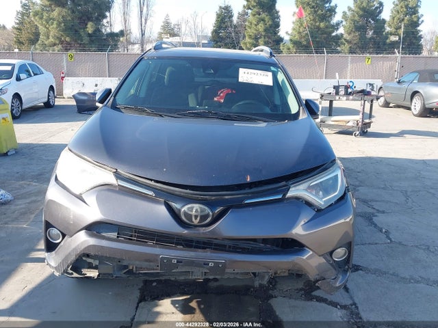 Toyota Rav4 Xle 2017 2T3RFREV1HW541564 Image 13