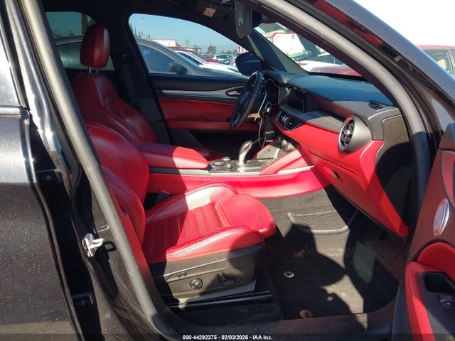 ZASFAKNNXJ7B73323 Alfa Romeo Stelvio Ti Sport Awd