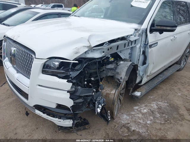 5LMJJ2LTXNEL04328 Lincoln Navigator Reserve
