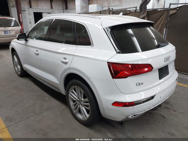 WA1CNBFY2J2024016 Audi Q5 2.0t Premium/2.0t Tech Premium