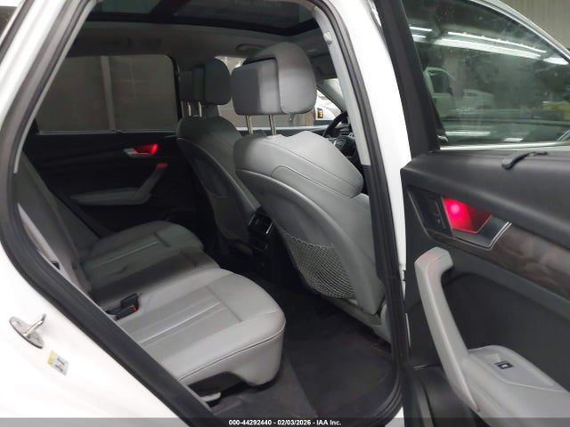 WA1CNBFY2J2024016 Audi Q5 2.0t Premium/2.0t Tech Premium