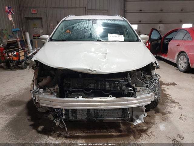 2019 Chrysler Pacifica Touring L Plus მანქანა იყიდება აუქციონზე, vin: 2C4RC1EG4KR667687, აუქციონის ნომერი: 44292484