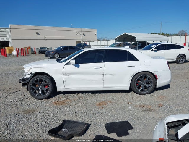 Продажа на аукционе авто 2020 Chrysler 300 300s, vin: 2C3CCABG0LH225320, номер лота: 44292500