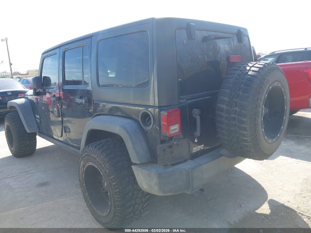 1C4BJWDGXHL584045 Jeep Wrangler Unlimited Sport 4x4