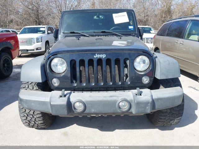 1C4BJWDGXHL584045 Jeep Wrangler Unlimited Sport 4x4