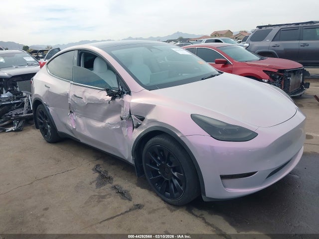 2024 TESLA MODEL Y 7SAYGDEEXRA235921 Photo 5