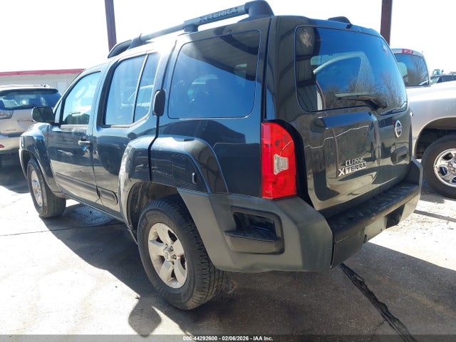 2011 NISSAN XTERRA 5N1AN0NU6BC511548 Photo 2