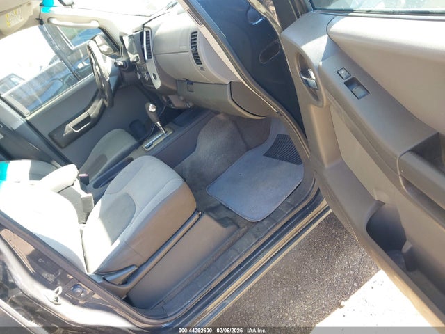 2011 NISSAN XTERRA 5N1AN0NU6BC511548 Photo 4