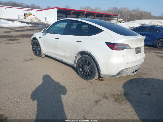 Продаж на аукціоні авто 2023 Tesla Model Y Awd/long Range Dual Motor All-wheel Drive, vin: 7SAYGDEE6PA060709, номер лоту: 44292606