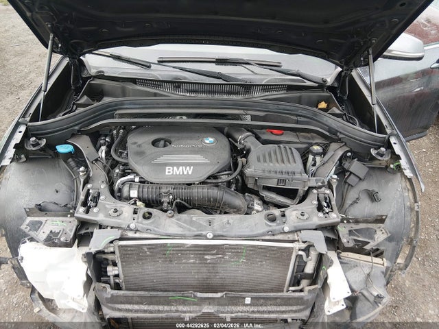 2016 BMW X1 WBXHT3C36G5E56587 Photo 9