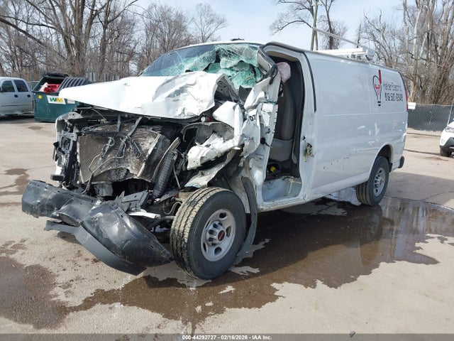 44292727 :رقم المزاد ، 1GTZ7GFG8H1108467 vin ، 2017 Gmc Savana 3500 Work Van مزاد بيع