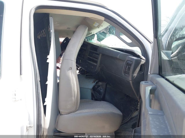 44292727 :رقم المزاد ، 1GTZ7GFG8H1108467 vin ، 2017 Gmc Savana 3500 Work Van مزاد بيع