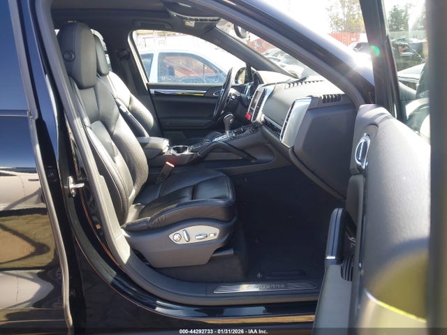 2016 PORSCHE CAYENNE WP1AA2A28GKA11046 Photo 4