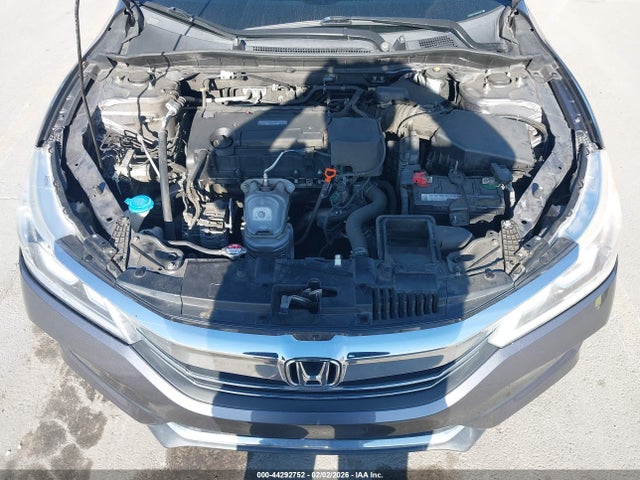 1HGCR2F30HA028582 Honda ACCORD LX