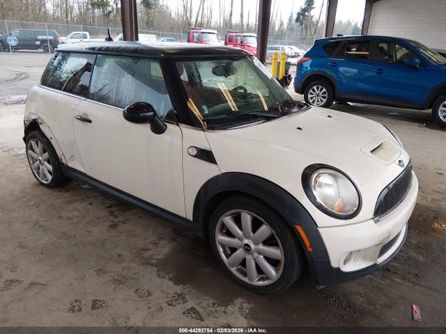 2008 MINI COOPER S WMWMF73518TV38603 Photo 0