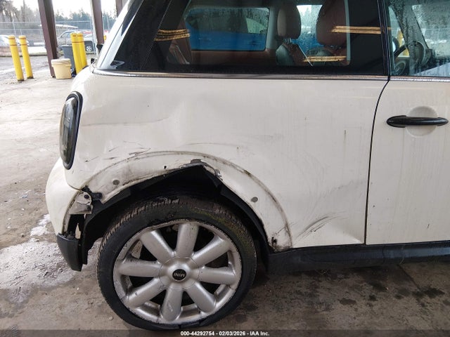 2008 MINI COOPER S WMWMF73518TV38603 Photo 5