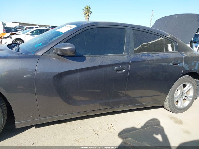 2C3CDXBG1NH113922 Dodge Charger Sxt Rwd