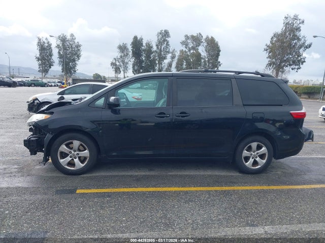 Toyota SIENNA LE 2015 5TDKK3DC4FS555502 Image 15