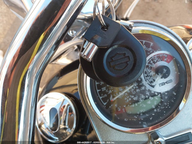 2009 HARLEY-DAVIDSON FLSTF 1HD1BX5109Y043520 Photo 10