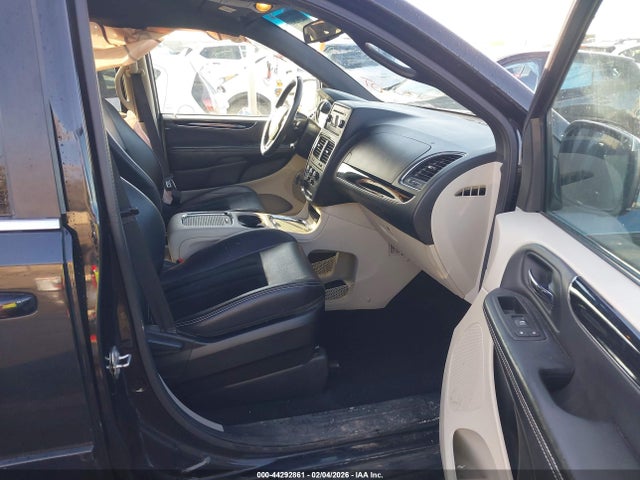 2C4RDGCG6HR545893 Dodge Grand Caravan Sxt