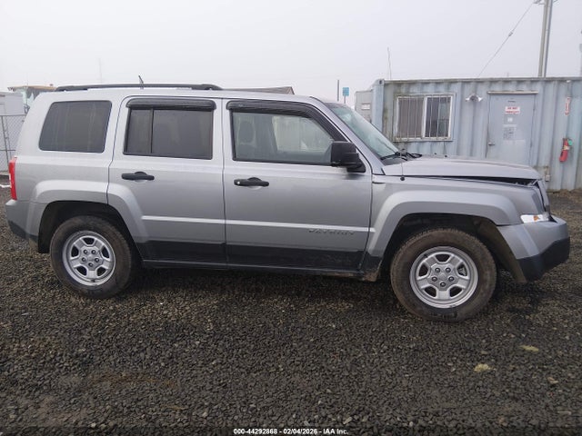 1C4NJPBA7GD711490 Jeep Patriot Sport