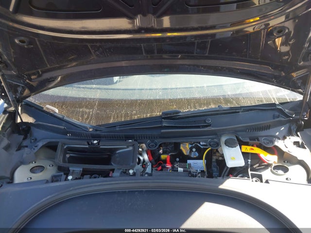 2024 TESLA MODEL 3 5YJ3E1ET0RF881403 Photo 9