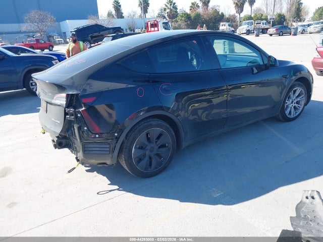 2021 TESLA MODEL Y 5YJYGAEEXMF256906 Photo 3