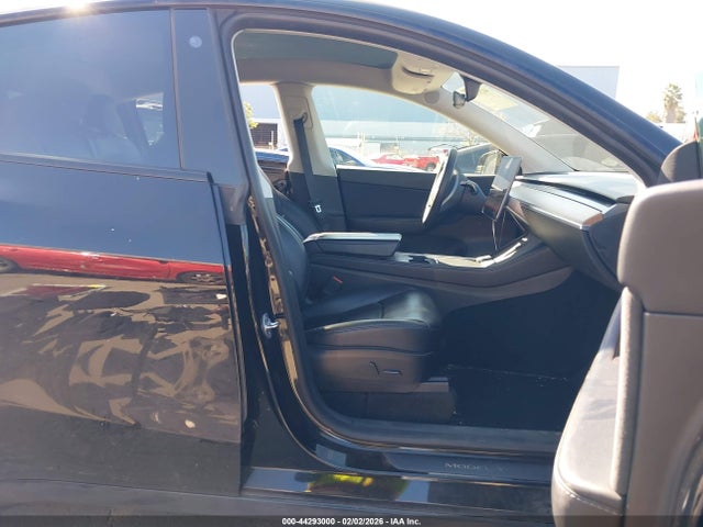 2021 TESLA MODEL Y 5YJYGAEEXMF256906 Photo 4