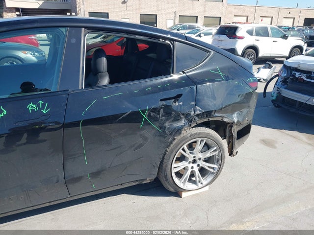 2021 TESLA MODEL Y 5YJYGAEEXMF256906 Photo 5