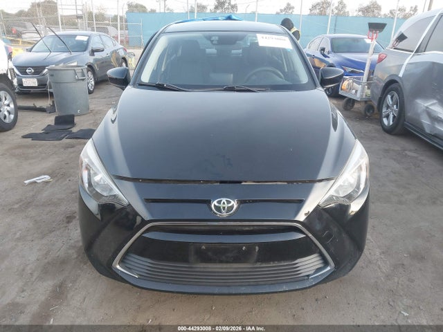 3MYDLBYV1HY164882 Toyota YARIS IA