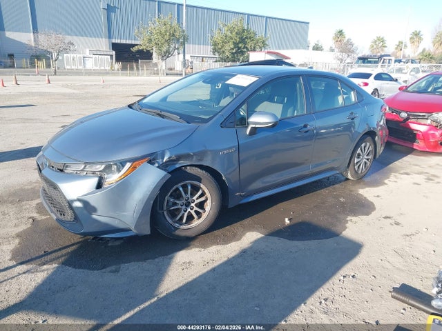 Toyota Corolla Hybrid Le 2021 JTDEAMDE5MJ013052 Image 2