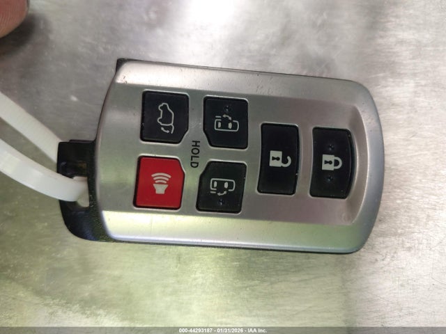 Toyota Sienna Xle 8 Passenger 2015 5TDYK3DC2FS617070 Image 11
