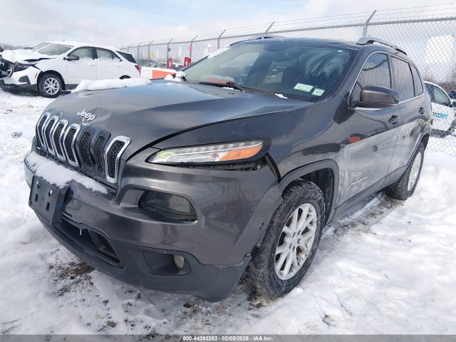 44293253 :رقم المزاد ، 1C4PJMCS5HW551713 vin ، 2017 Jeep Cherokee Latitude 4x4 مزاد بيع