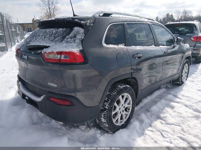 44293253 :رقم المزاد ، 1C4PJMCS5HW551713 vin ، 2017 Jeep Cherokee Latitude 4x4 مزاد بيع