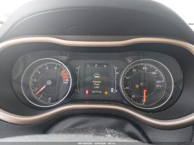44293253 :رقم المزاد ، 1C4PJMCS5HW551713 vin ، 2017 Jeep Cherokee Latitude 4x4 مزاد بيع