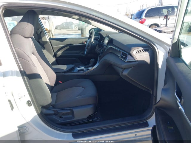 4T1C11BK1NU065045 Toyota Camry Le Awd