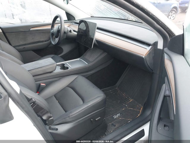 2024 TESLA MODEL Y 7SAYGDEE5RF206099 Photo 4